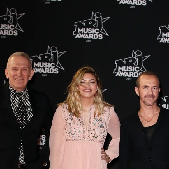 Jean-Paul Gaultier, Louane Emera et Calogero - 19ème édition des NRJ Music Awards à Cannes le 4 novembre 2017. © Dominique Jacovides/Bestimage
