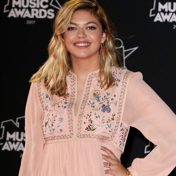 Louane Emera - 19ème édition des NRJ Music Awards à Cannes le 4 novembre 2017. © Dominique Jacovides/Bestimage