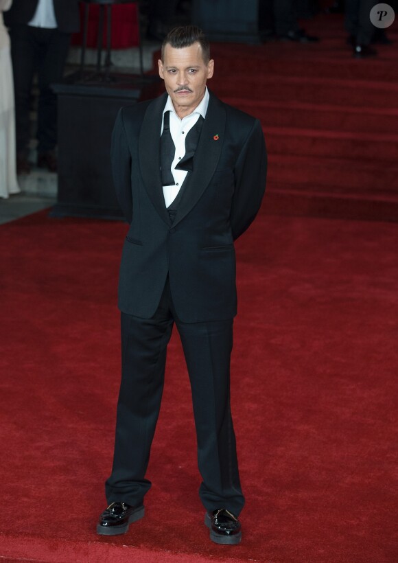 Johnny Depp à la première du Crime de l'Orient-Express" au Royal Albert Hall à Londres, le 2 novembre 2017.