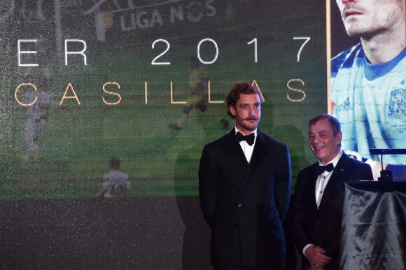 Pierre Casiraghi avec Antonio Caliendo, président de l'événement, lors de la 15e édition du Golden Foot Hublot Award, remis à Iker Casillas le 7 novembre 2017 à l'hôtel Mériden à Monaco. © Bruno Bebert/Bestimage