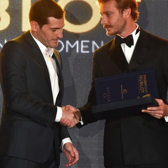 Pierre Casiraghi a remis à Iker Casillas le Golden Foot Award 2017 le 7 novembre 2017 à l'hôtel Mériden à Monaco. © Bruno Bebert/Bestimage