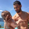 Simon Fourcade avec son fils sur Instagram, le 20 août 2017.