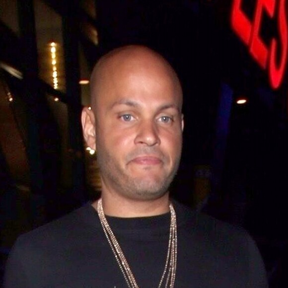 Exclusif - Stephen Belafonte quitte le Staple Center après le match des Lakers à Los Angeles le 19 octobre 2017.