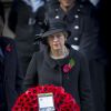 Theresa May dépose une gerbe à Londres le 12 novembre 2017 pour le Dimanche du Souvenir, commémoration sur le Cénotaphe de Whitehall des soldats tombés au champ d'honneur lors des deux Guerres mondiales.