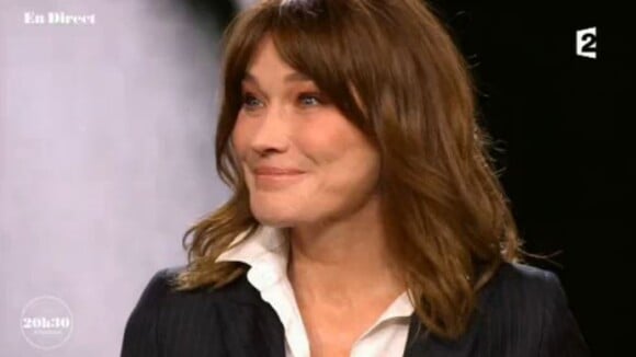 Carla Bruni-Sarkozy invitée de "20h30 le dimanche" sur France 2 le 12 novembre 2017.