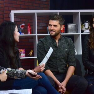 Exclusif - Christophe Beaugrand et Leila Ben Khalifa lors d'une interview donnée pour PurePeople.com dans les locaux de Webedia à Levallois Perret le 17 novembre 2017. © Giancarlo Gorassini / Bestimage