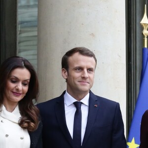 Emmanuel Macron, président de la République Française, et sa femme la première Dame Brigitte Macron reçoivent l'ex-Premier ministre libanais Saad Hariri accompagné de sa femme Lara et de son fils Hussam au palais de l'Elysée. Paris, le 18 novembre 2017. © Stéphane Lemouton/Bestimage