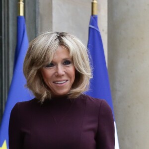 Emmanuel Macron, président de la République Française, et sa femme la première Dame Brigitte Macron reçoivent l'ex-Premier ministre libanais Saad Hariri accompagné de sa femme Lara et de son fils Hussam au palais de l'Elysée. Paris, le 18 novembre 2017. © Stéphane Lemouton/Bestimage