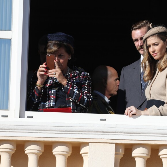 Pierre Casiraghi et sa femme Beatrice Borromeo - La famille princière de Monaco au balcon du palais lors de la fête nationale monégasque, à Monaco, le 19 novembre 2017. © Dominique Jacovides/Bestimage
