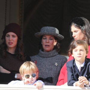 Charlotte Casiraghi, India Casiraghi, Sacha Casiraghi, la princesse Caroline de Hanovre et Tatiana Casiraghi (Tatiana Santa Domingo) - La famille princière de Monaco au balcon du palais lors de la fête nationale monégasque, à Monaco, le 19 novembre 2017. © Dominique Jacovides/Bestimage