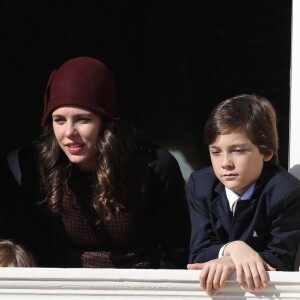 India Casiraghi, Alexandre Casiraghi, Charlotte Casiraghi et son fils Raphaël Elmaleh - La famille princière de Monaco au balcon du palais lors de la fête nationale monégasque, à Monaco, le 19 novembre 2017. © Dominique Jacovides/Bestimage