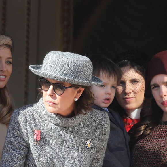 Beatrice Borromeo, la princesse Caroline de Hanovre, Tatiana Casiraghi (Tatiana Santa Domingo), Charlotte Casiraghi et son fils Raphaël Elmaleh - La famille princière de Monaco au balcon du palais lors de la fête nationale monégasque, à Monaco, le 19 novembre 2017. © Dominique Jacovides/Bestimage