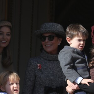 Beatrice Borromeo, Alexandre Casiraghi, la princesse Caroline de Hanovre, Tatiana Casiraghi (Tatiana Santa Domingo), Charlotte Casiraghi et son fils Raphaël Elmaleh - La famille princière de Monaco au balcon du palais lors de la fête nationale monégasque, à Monaco, le 19 novembre 2017. © Dominique Jacovides/Bestimage
