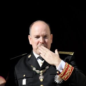 Le prince Albert II de Monaco - La famille princière de Monaco au balcon du palais lors de la fête nationale monégasque, à Monaco, le 19 novembre 2017. © Dominique Jacovides/Bestiumage