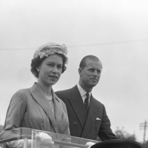La reine Elizabeth II et le duc d'Edimbourg en juillet 1957 à Jersey.