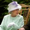 La reine Elizabeth II et le duc d'Edimbourg en juillet 2002 à l'abbaye de Bury St Edmunds.