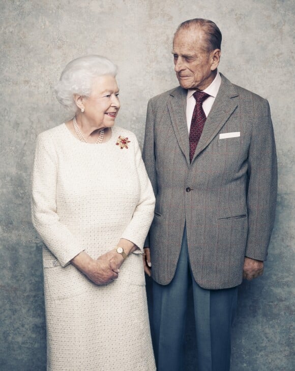 La reine Elizabeth II et le prince Philip, duc d'Edimbourg, photographiés le 18 novembre 2017 au château de Windsor par Matt Holyoak à l'occasion de leurs noces de platine (70 ans de mariage), anniversaire célébré le 20 novembre. © Matt Holyoak/CameraPress/BestImage