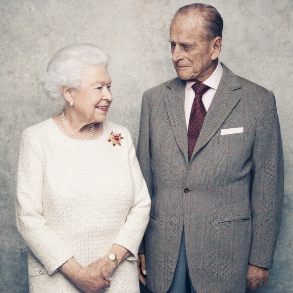 La reine Elizabeth II et le prince Philip, duc d'Edimbourg, photographiés le 18 novembre 2017 au château de Windsor par Matt Holyoak à l'occasion de leurs noces de platine (70 ans de mariage), anniversaire célébré le 20 novembre. © Matt Holyoak/CameraPress/BestImage