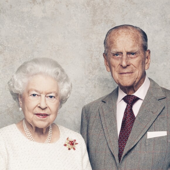 La reine Elizabeth II et le prince Philip, duc d'Edimbourg, photographiés le 18 novembre 2017 au château de Windsor par Matt Holyoak à l'occasion de leurs noces de platine (70 ans de mariage), anniversaire célébré le 20 novembre. © Matt Holyoak/CameraPress/BestImage