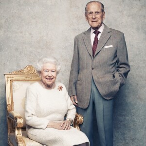 La reine Elizabeth II et le prince Philip, duc d'Edimbourg, photographiés le 18 novembre 2017 au château de Windsor par Matt Holyoak à l'occasion de leurs noces de platine (70 ans de mariage), anniversaire célébré le 20 novembre. © Matt Holyoak/CameraPress/BestImage