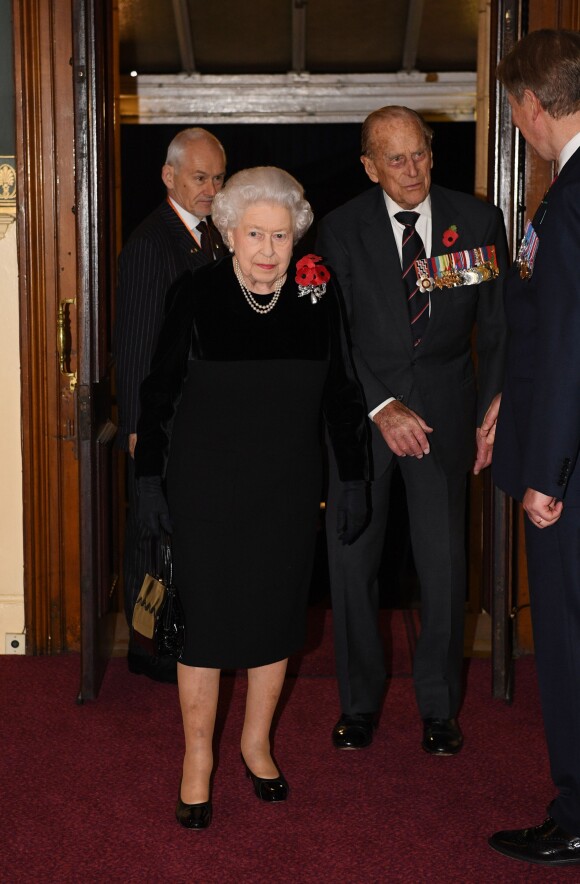 La reine Elizabeth II d'Angleterre et le prince Philip, duc d'Edimbourg, lors du Festival of Remembrance à Londres, le 11 novembre 2017.