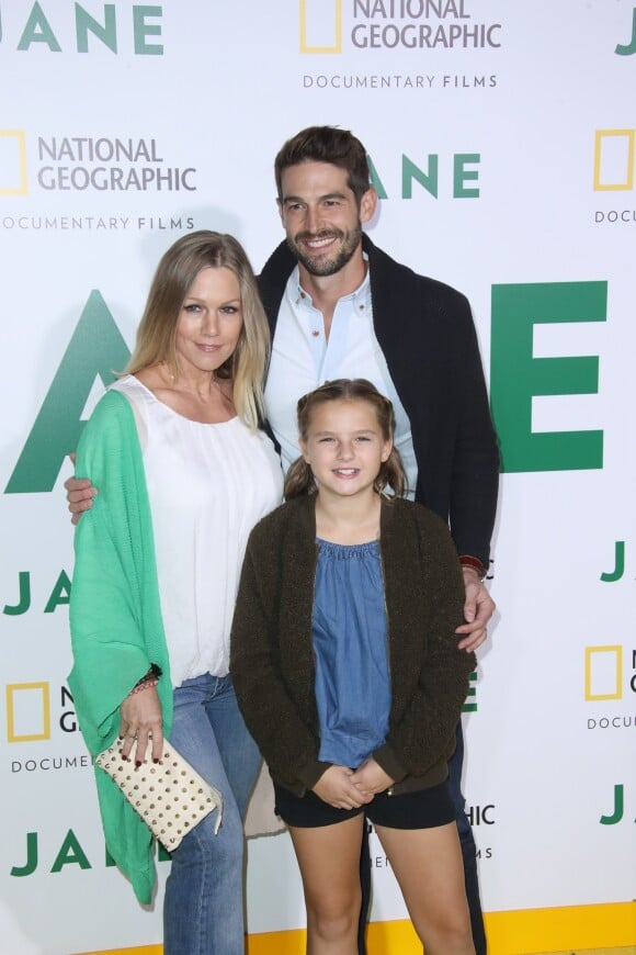 Jennie Garth avec son mari Dave Abrams et sa fille Lola Ray Facinelli à la première de "Jane" au Hollywood Bowl à Los Angeles, le 9 octobre 2017