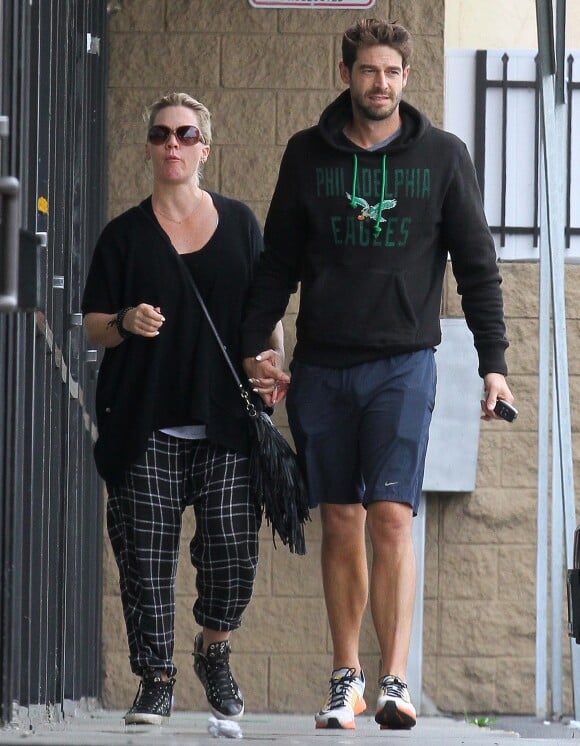 Exclusif - Jennie Garth et son mari Dave Abrams sont allés faire un massage en amoureux à Los Angeles, le 16 octobre 2015