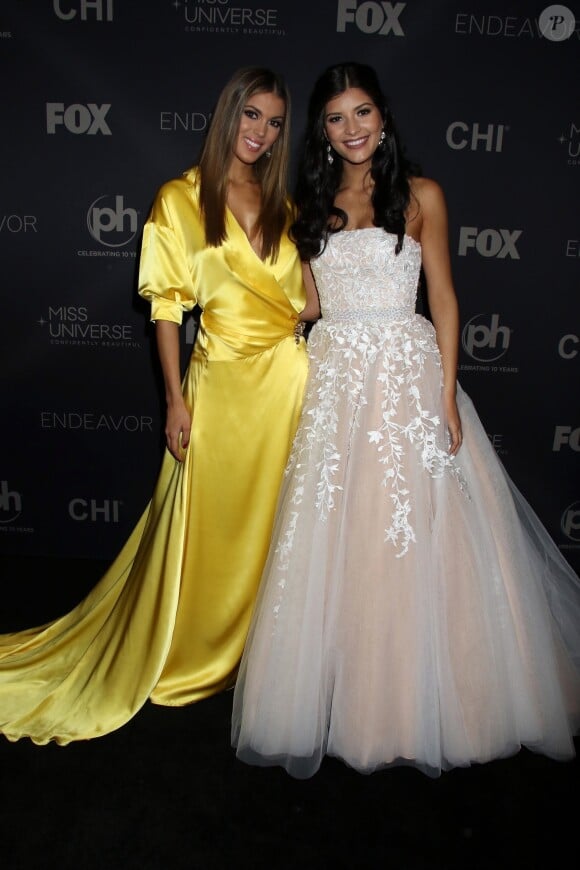 Iris Mittenaere (Miss Univers 2016) et Sophia Dominguez-Heithoff (Miss Teen USA 2017) - Finale du concours Miss Univers 2017 au Planet Hollywood Resort & Casino. Las Vegas, le 26 novembre 2017.