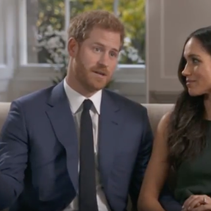 Le prince Harry et Meghan Markle lors de l'interview accordée le jour de l'annonce de leurs fiançailles, le 27 novembre 2017, à Mishal Husain de BBC.