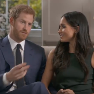 Le prince Harry et Meghan Markle lors de l'interview accordée le jour de l'annonce de leurs fiançailles, le 27 novembre 2017, à Mishal Husain de BBC.