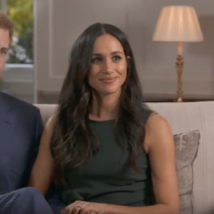 Le prince Harry et Meghan Markle lors de l'interview accordée le jour de l'annonce de leurs fiançailles, le 27 novembre 2017, à Mishal Husain de BBC.