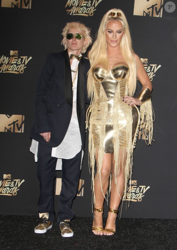 Gigi Gorgeous et sa compagne Nats Getty au MTV Movie And TV Awards 2017 au The Shrine Auditorium à Los Angeles, le 7 mai 2017