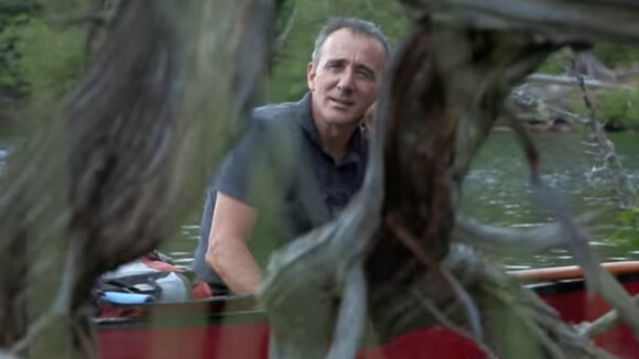 Elie Semoun dans l'épisode 3 de son voyage en Ontario avec Canada Diem, à la découverte du Parc Algonquin dans la région des grands lacs.