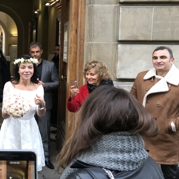 Exclusif - Mariage de Sandra de Matteis (en robe Dior) et Tomer Sisley à la Mairie du 8ème arrondissement de Paris, en présence de leurs enfants respectifs, Levin, Liv et Dino, de leurs familles et de leurs amis. Le 25 novembre 2017