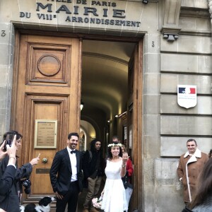 Exclusif - Mariage de Sandra de Matteis (en robe Dior) et Tomer Sisley à la Mairie du 8ème arrondissement de Paris, en présence de leurs enfants respectifs, Levin, Liv et Dino, de leurs familles et de leurs amis. Le 25 novembre 2017