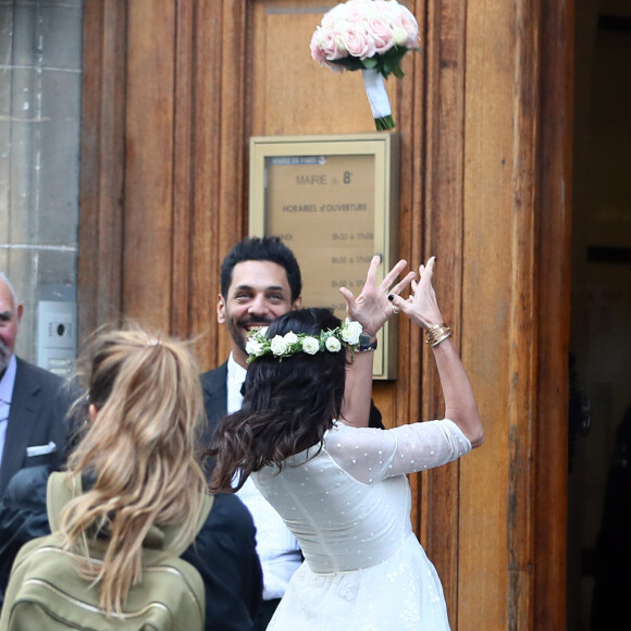Exclusif - Mariage de Sandra de Matteis (en robe Dior) et Tomer Sisley à la Mairie du 8ème arrondissement de Paris, en présence de leurs enfants respectifs, Levin, Liv et Dino, de leurs familles et de leurs amis. Le 25 novembre 2017