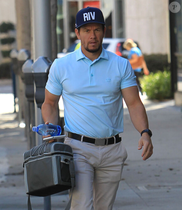Mark Wahlberg se promène à Los Angeles, le 18 octobre 2017.