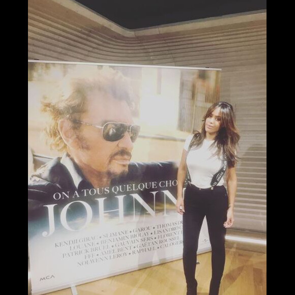 Amel Bent participe à l'album de reprises consacré à Johnny Hallyday, "On a tous quelque chose de Johnny".