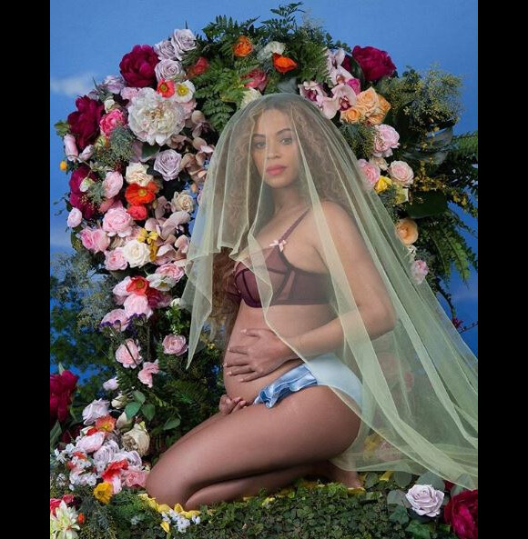11 198 571 mentions "J'aime" pour Beyoncé et l'annonce de sa grossesse le 1er février 2017.