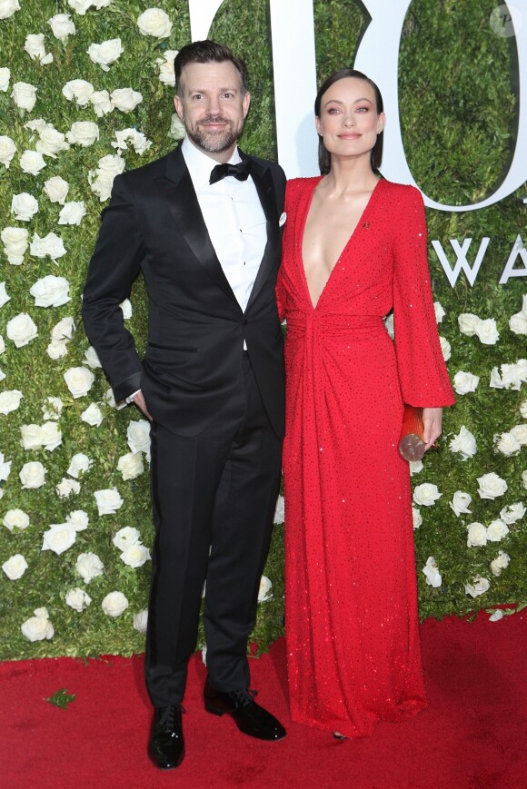 Jason Sudeikis, et sa fiancée Olivia Wilde lors de la 71ème cérémonie annuelle des Tony Awards 2017 au Radio City Music Hall à New York, le 11 juin 2017.