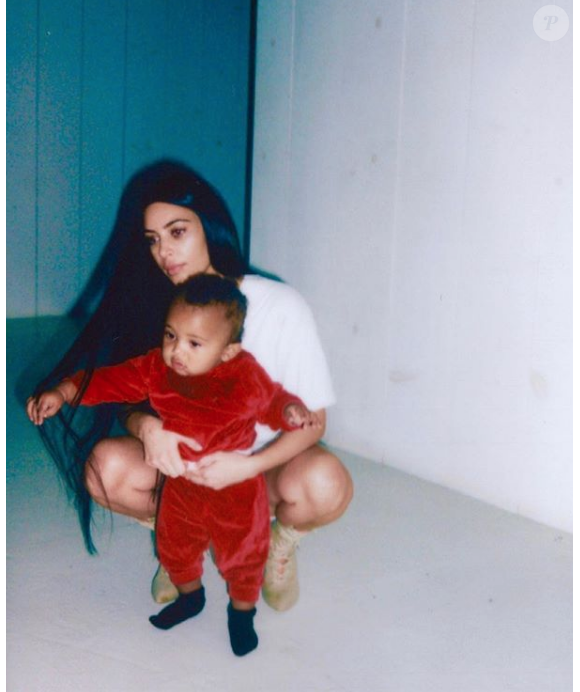 Saint West et sa mère Kim Kardashian sur une photo publiée le 4 janvier 2017