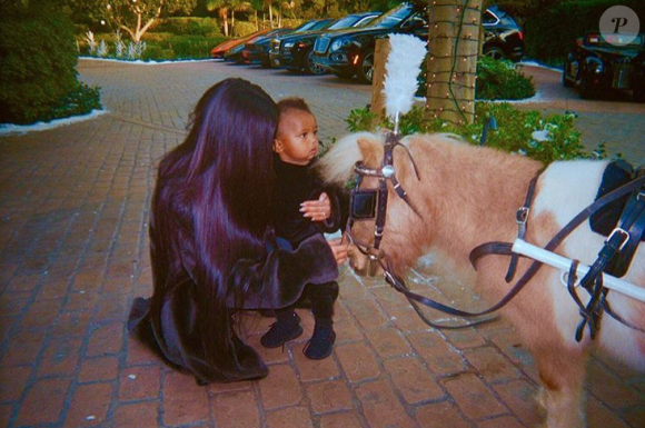 Saint West et sa mère Kim Kardashian sur une photo publiée le 11 janvier 2017