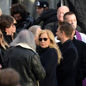 Sylvie Vartan - Sorties de l'église de la Madeleine après les obsèques de Johnny Hallyday à Paris le 9 décembre 2017. © Veeren / Bestimage
