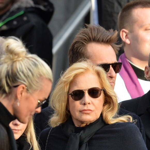 Laura Smet, Tony Scotti, Laeticia Hallyday, ses filles Joy et Jade, Sylvie Vartan - Sorties de l'église de la Madeleine après les obsèques de Johnny Hallyday à Paris le 9 décembre 2017. © Veeren / Bestimage