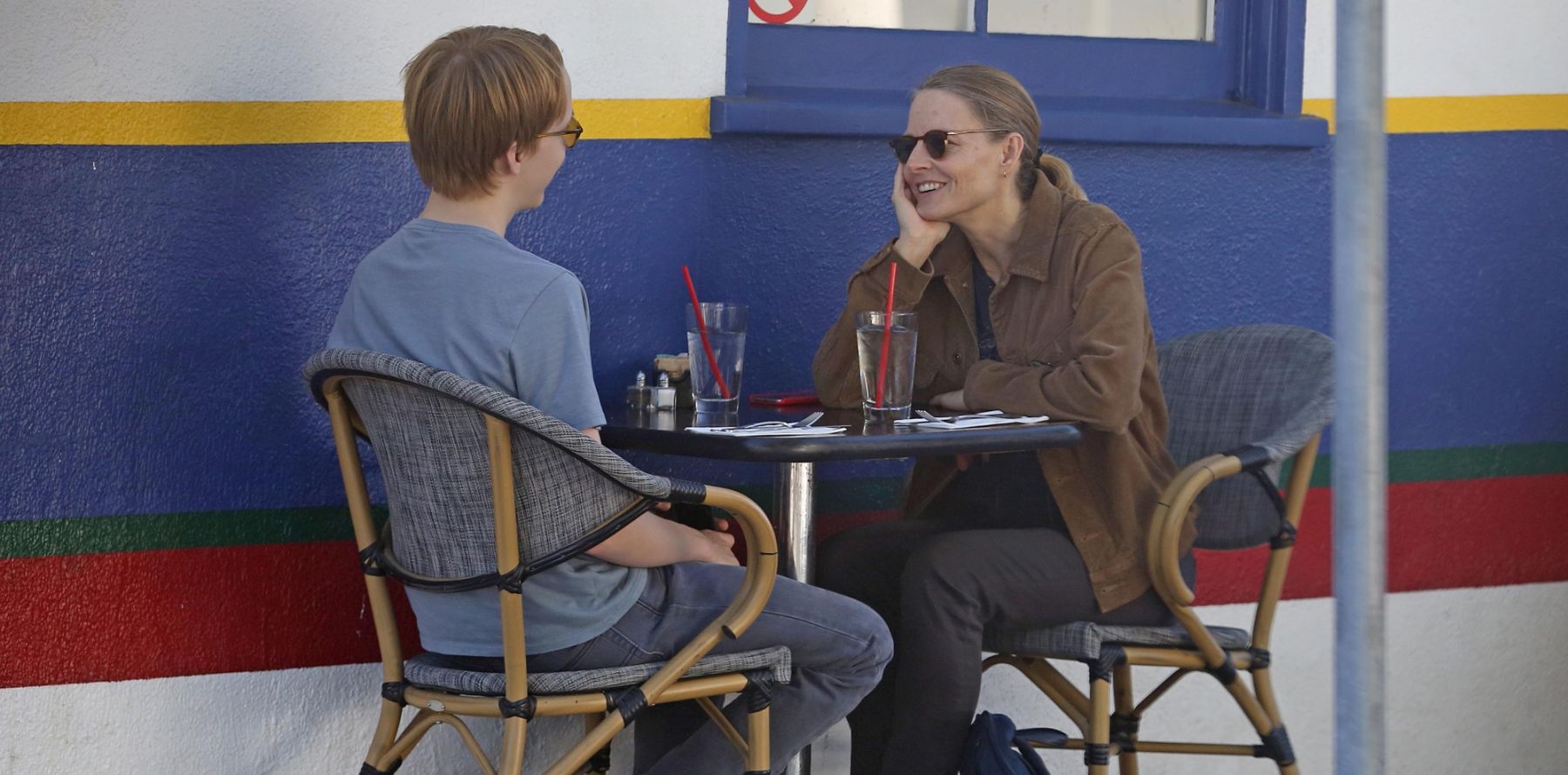 Jodie Foster et son fils Charles Un têteàtête complice et décontracté Purepeople Jodie Foster et son fils Charles Un têteàtête complice et décontracté Purepeople