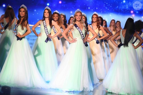 Les Miss rendent hommage à Johnny Hallyday - Concours Miss France 2018. Sur TF1, le 16 décembre 2017.