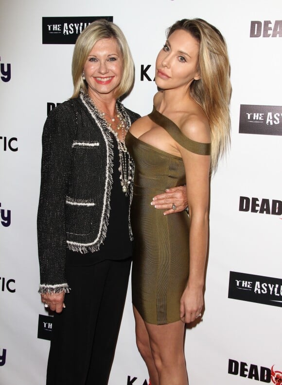 Olivia Newton-John et sa fille Chloe Lattanzi - Première du film "Syfy's 'Dead 7" à Los Angeles le 1er avril 2016.