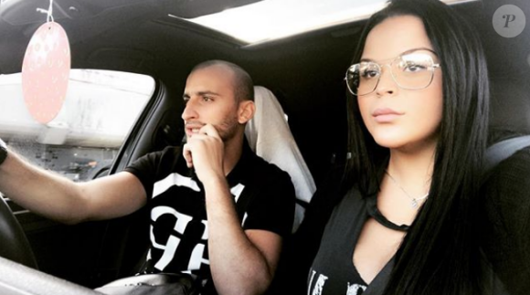 Sarah Fraisou et son chéri Sofiane sont officiellement fiancés. Il a demandé la jeune femme en mariage le 20 décembre à Dubaï.