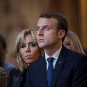 Le président Emmanuel Macron et sa femme la première dame Brigitte Macron - Le président Emmanuel Macron reçoit des personnalités à l'Elysée à l'occasion de la Journée internationale pour l'élimination des violences faites aux femmes à Paris le 25 novembre 2017. © Zihnioglu Kamil / Pool / Bestimage