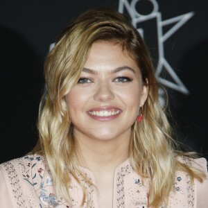 Louane Emera - 19e édition des NRJ Music Awards à Cannes le 4 novembre 2017. © Christophe Aubert via Bestimage